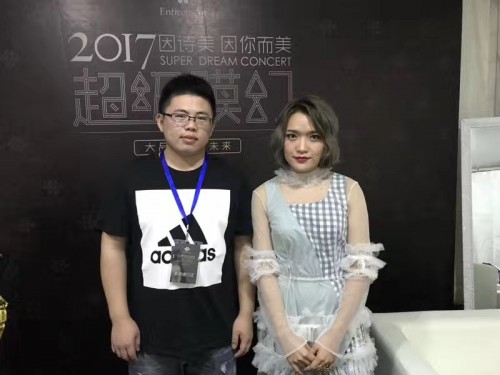 新聞：唐國強(qiáng)錄制祝福視頻明星工作室