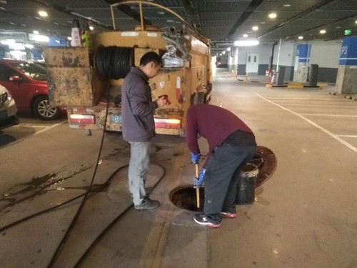 南通市通州區(qū)五接鎮(zhèn)雨污水管道清洗專業(yè)團(tuán)隊作業(yè)