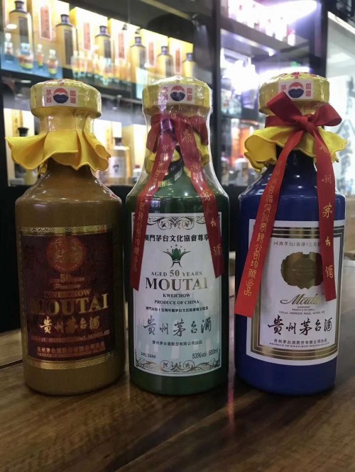 唐山回收10年國(guó)宴茅臺(tái)酒多少錢(qián)一瓶?咨時(shí)報(bào)價(jià)